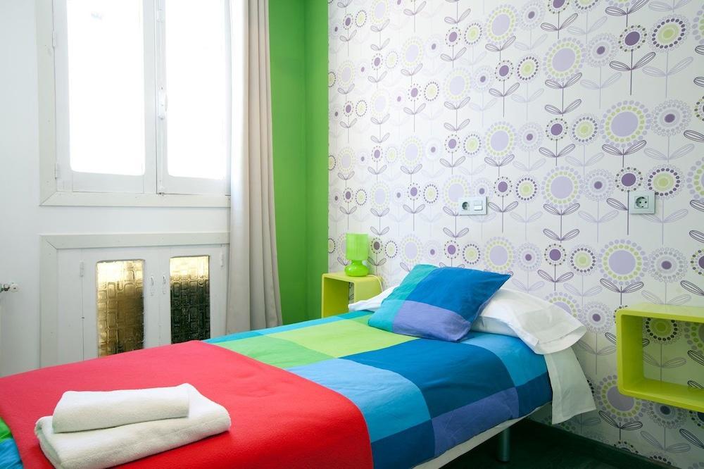 Hostal Abril Мадрид Экстерьер фото