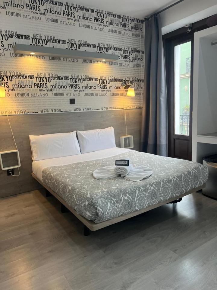 Hostal Abril Мадрид Экстерьер фото