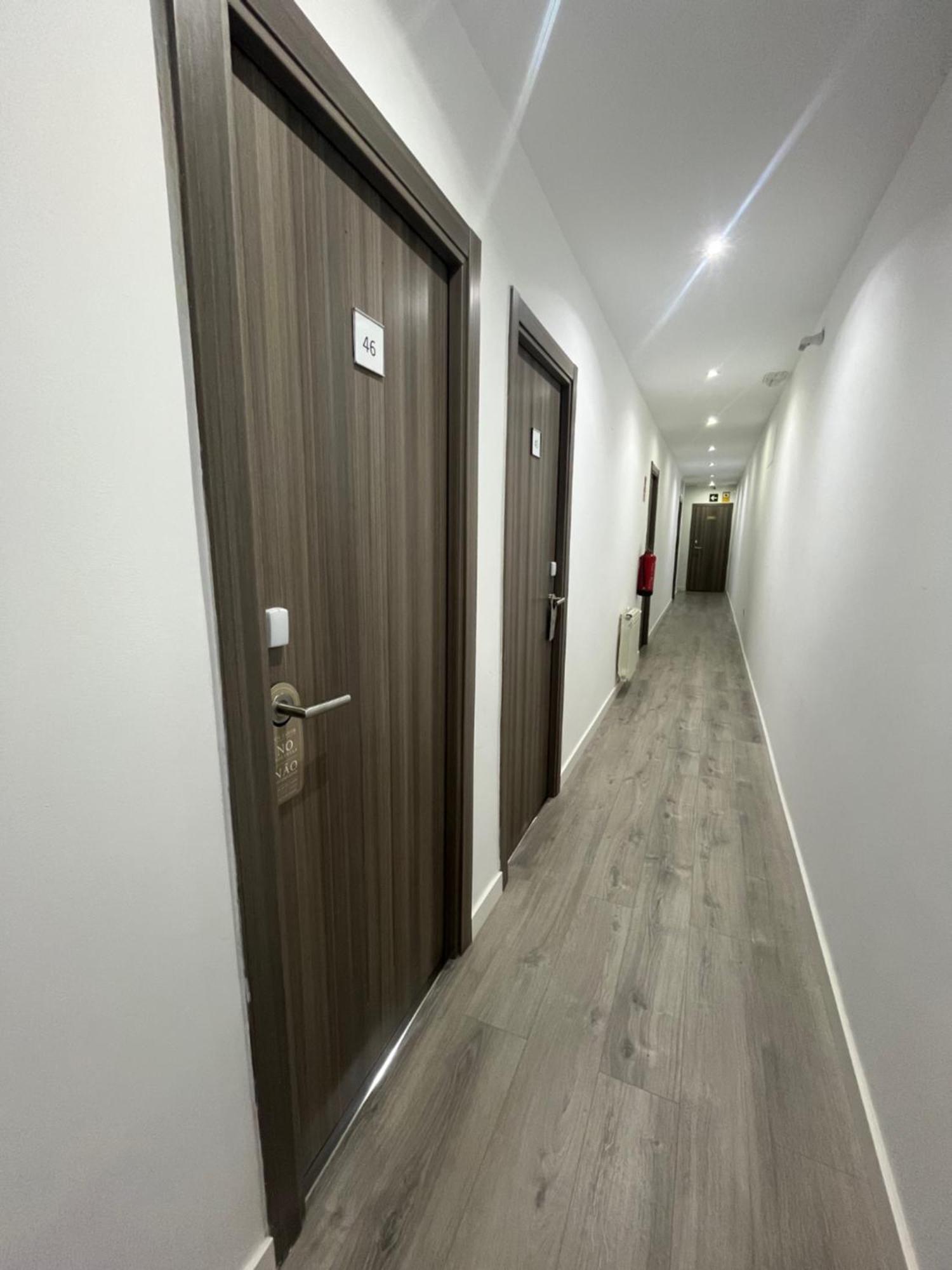 Hostal Abril Мадрид Экстерьер фото