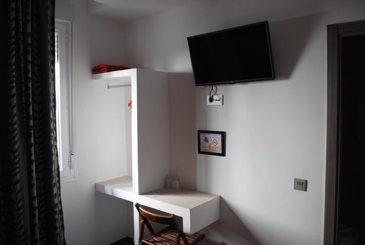 Hostal Abril Мадрид Экстерьер фото