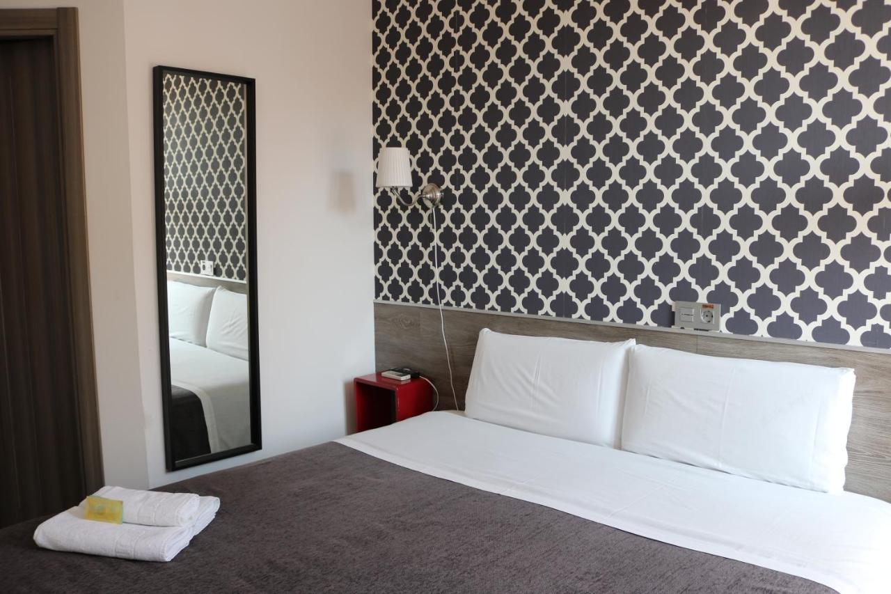 Hostal Abril Мадрид Экстерьер фото